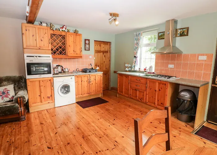 Teach Chiuin * Boheravaghera Cross Roads